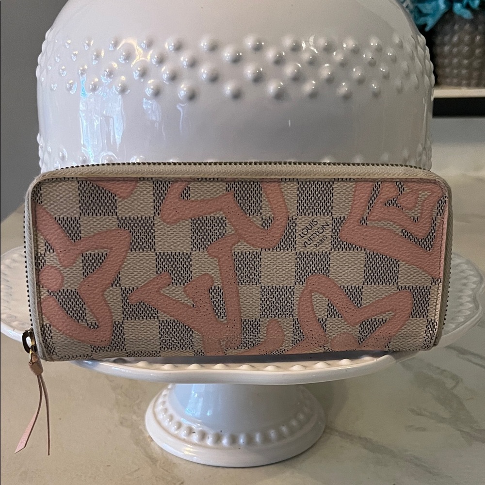 Louis Vuitton LV Tahitienne Collection Portefeuille Clemence Wallet